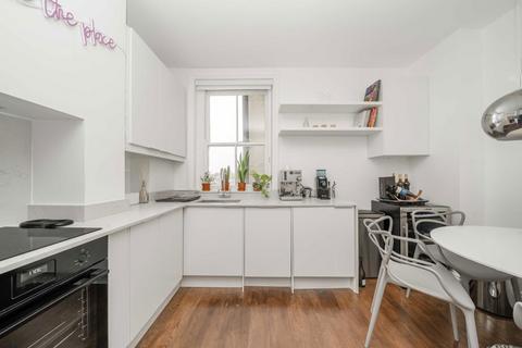 2 bedroom flat to rent, Queen's Club Gardens, London W14