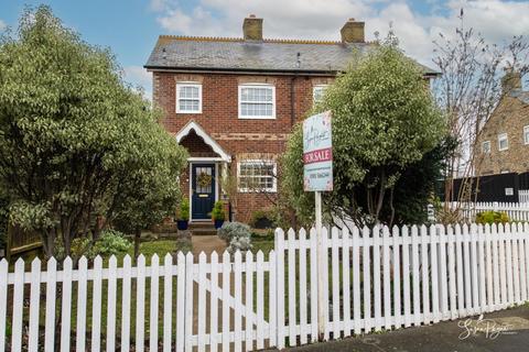 3 bedroom semi-detached house for sale, High Street, Freshwater