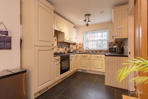 3 bedroom semi-detached house for sale, High Street, Freshwater