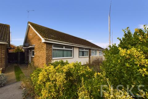 2 bedroom semi-detached bungalow to rent, Dorset Way, Canvey Island, SS8