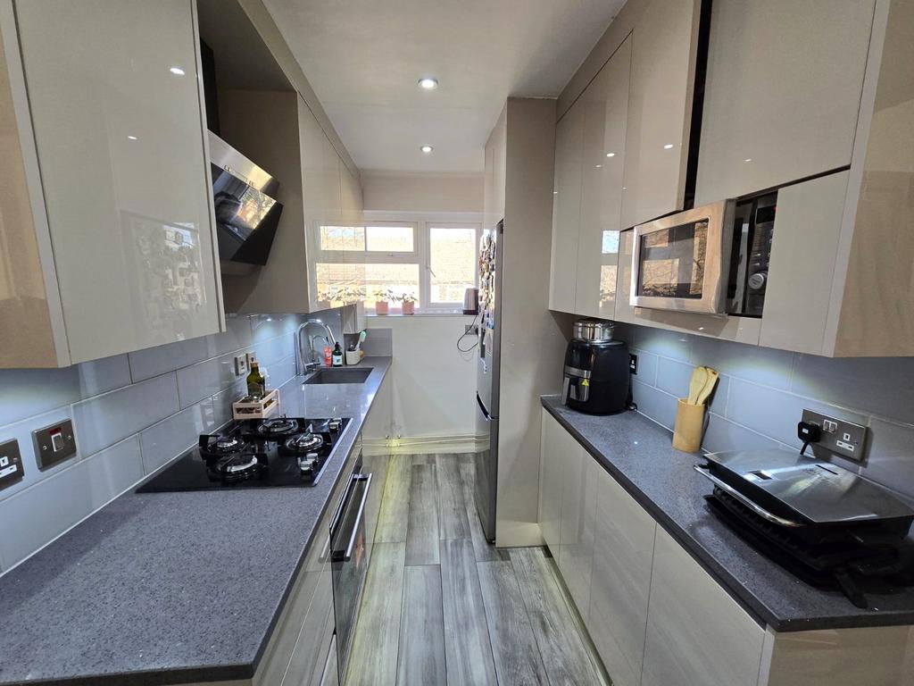 Kitchen (2)