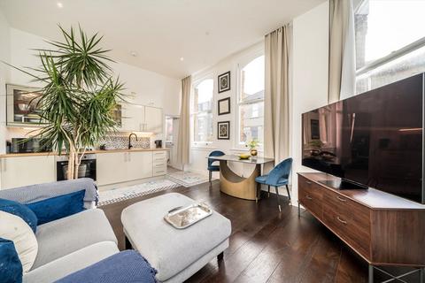 2 bedroom flat for sale, Fulham Palace Road, London W6