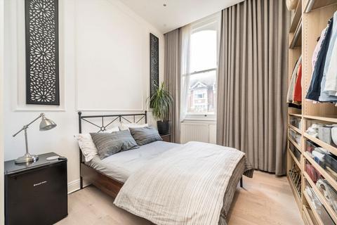 2 bedroom flat for sale, Fulham Palace Road, London W6