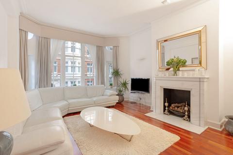 3 bedroom flat for sale, Lincoln House, Basil Street, Knightsbridge