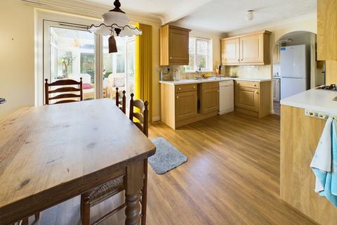 6 Godfrey Close, Ottery St Mary, EX11 1GY