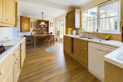 6 Godfrey Close, Ottery St Mary, EX11 1GY