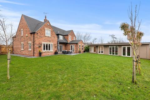 4 bedroom detached house for sale, 2 Private Drive, Nottinghamshire NG25