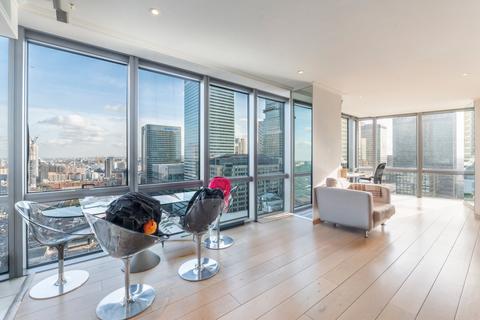 2 bedroom flat for sale, West India Quay, 26 Hertsmere Road, London