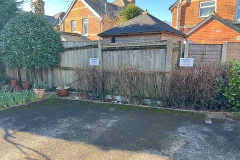 2 bedroom ground floor flat for sale, Ringwood, Hampshire