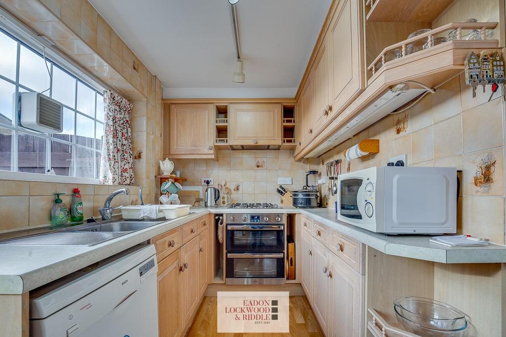 Kitchen 1.2.jpg