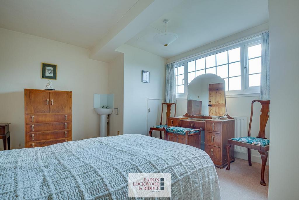 Bedroom 2.4.jpg