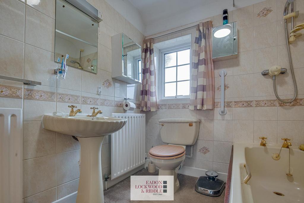 Bathroom 1.2.jpg