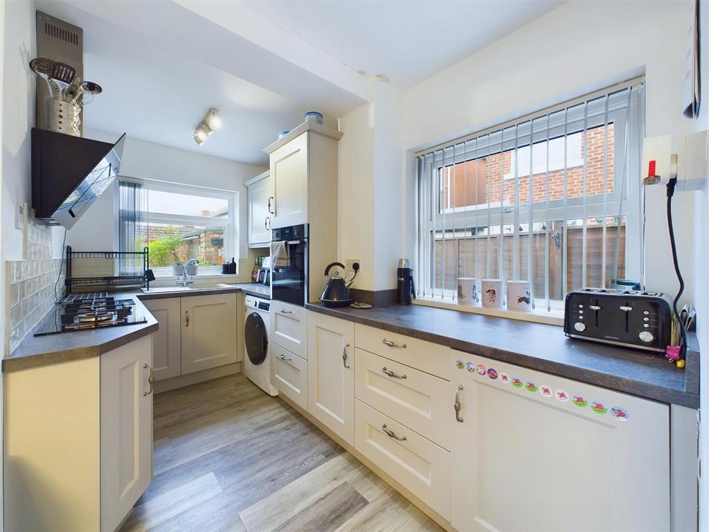 Kitchen: