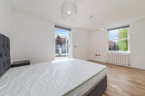 2 bedroom flat to rent, Denmark Road, London