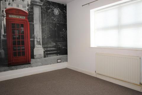 3 bedroom terraced house to rent, Beckside North, Beverley HU17