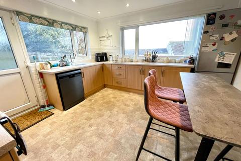 4 Gribben Close, St Austell, PL25 4EA