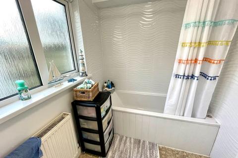 4 Gribben Close, St Austell, PL25 4EA