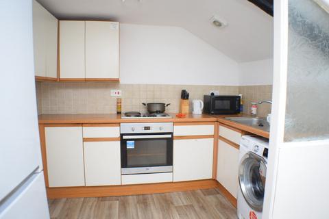 3 bedroom flat share to rent, Fore Street, Somerset TA6