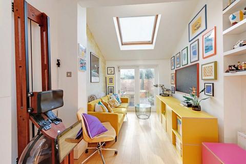 5 Belsize Avenue, London, W13 9TF