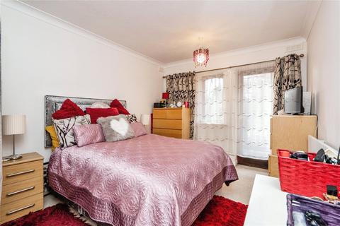3 Linden Place, East Horsley, Leatherhead, KT24 6QB