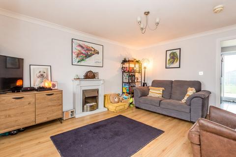 33 Aintree Drive, Rushden, NN10 0YS