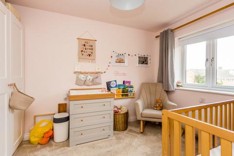 33 Aintree Drive, Rushden, NN10 0YS