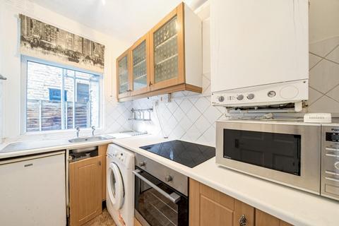 2 bedroom flat for sale, Replingham Road, Southfields