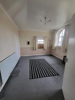 2 bedroom flat to rent, Heywood OL10