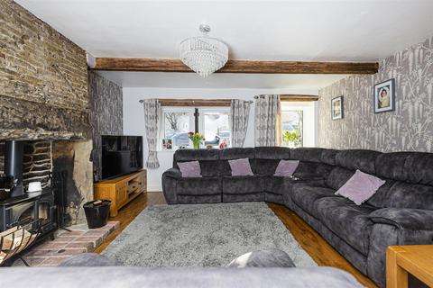 3 bedroom end of terrace house for sale, Lydgate, Huddersfield HD8