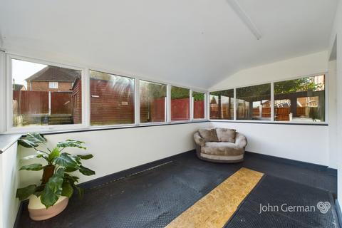 8 Brookside, Ashbourne, DE6 1FY