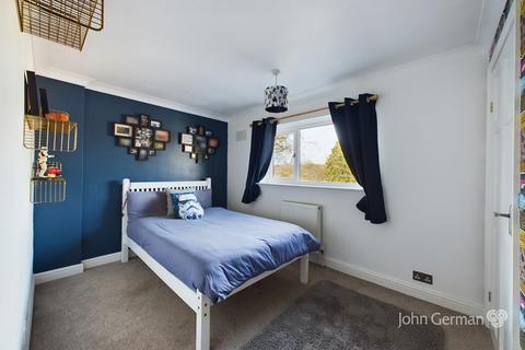 8 Brookside, Ashbourne, DE6 1FY