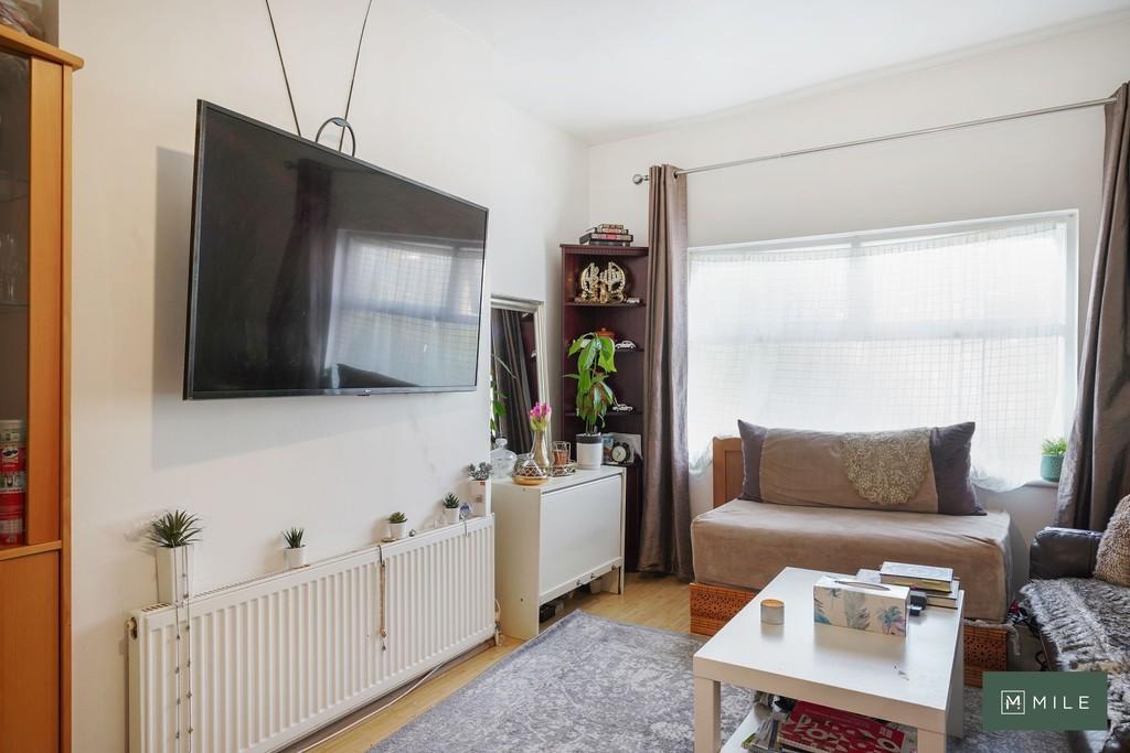 Flat 2, 22 Tubbs Road - G4q64 DS1x5 DMZ06b12xd