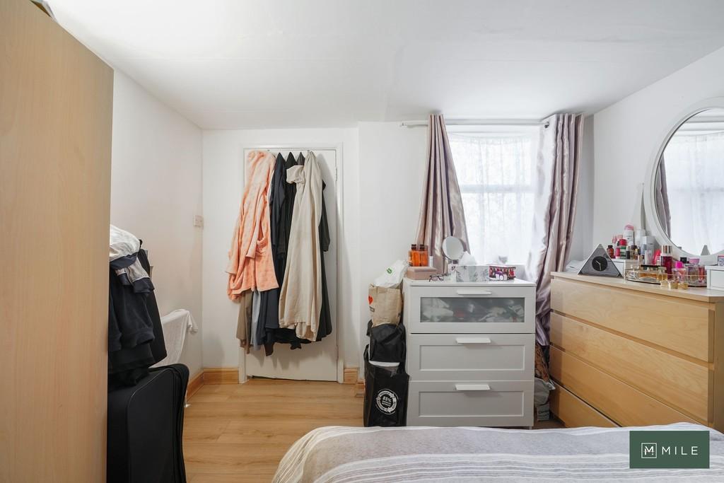 Flat 2, 22 Tubbs Road - Iy9 F1 OG1cq6 Wh8 Ta FEo W