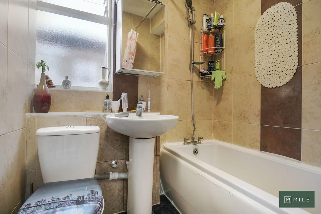 Flat 2, 22 Tubbs Road - og8j4 BFtz SKb2tu OMg Gn