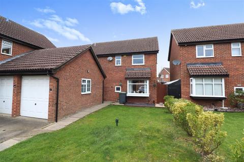 4 bedroom detached house for sale, Croft Way, Rushden NN10