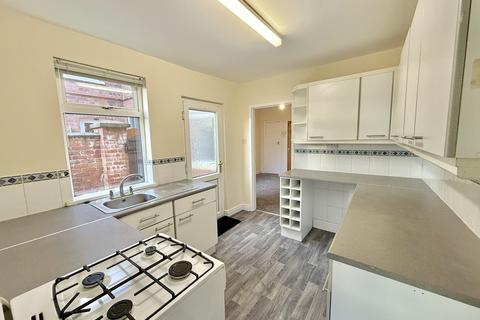 2 bedroom terraced house to rent, Milton Street, Balderton