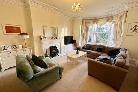 6 bedroom semi-detached house for sale, Glenmaye, Savile Park, Halifax