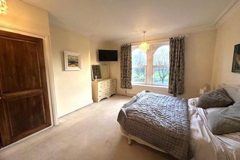 6 bedroom semi-detached house for sale, Glenmaye, Savile Park, Halifax