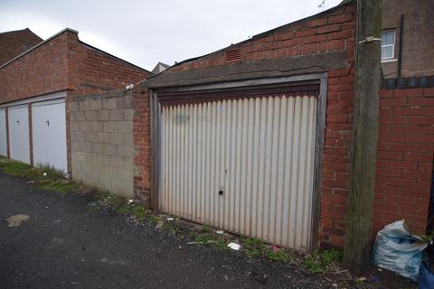 Garage to rent, Carshalton Road, Blackpool