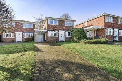 4 bedroom detached house for sale, Pantiles Close, Surrey GU21