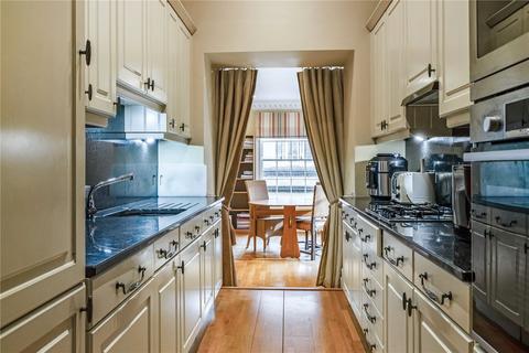 2 bedroom apartment for sale, Royal Crescent, Bath, BA1