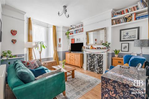 2 bedroom maisonette for sale, Cann Hall Road, Leyton