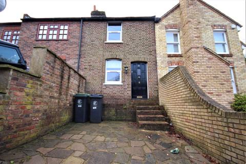 2 bedroom terraced house to rent, Mott Street, Loughton, IG10