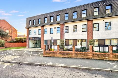 2 bedroom flat for sale, Stockport Road, Cheadle SK8