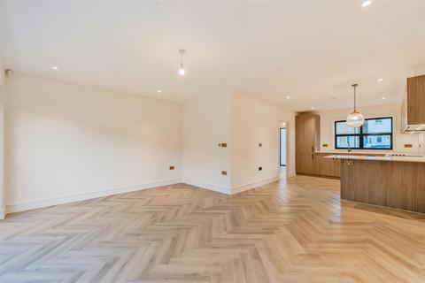 3 bedroom end of terrace house for sale, Cambridge Road, London