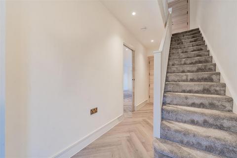 3 bedroom end of terrace house for sale, Cambridge Road, London