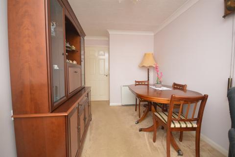 2 bedroom ground floor flat for sale, Railway Street, Braintree, CM7