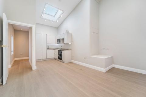 2 bedroom flat for sale, Vale Royal House, 36 Newport Court, London