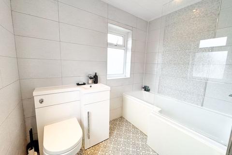 32 Antrim Way, Grimsby, DN33 2DL