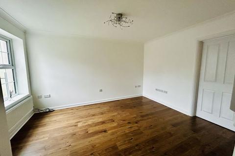 2 bedroom house to rent, Llwyn Helyg, Neath, SA10 7BZ